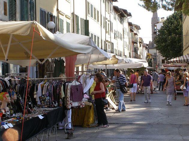 10 Best Flea Markets In Europe For Shopping TripHobo