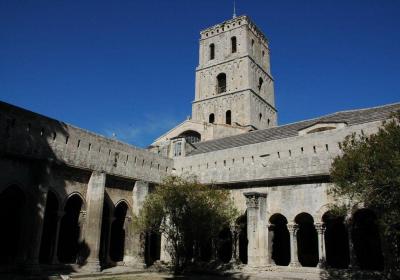 Eglise And Cloitre St-trophime