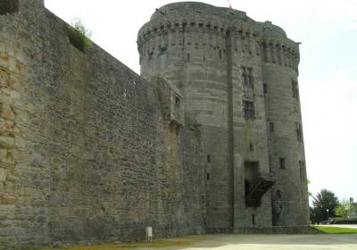 Le Chateau De Dinan
