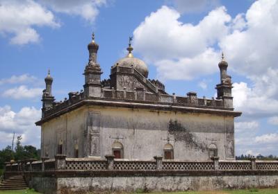 Raja's Tombs