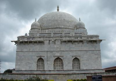 Hoshang Shah's Tomb