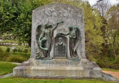 Historic Oakwood Cemetery