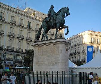 Estatua Ecuestre De Carlos I I I 
