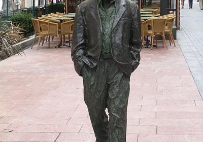 Woody Allen Statue