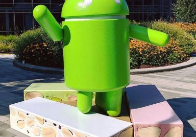 Google Android Lawn Statues