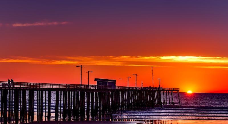 18 Best Things To Do In Pismo Beach California 2018 Photos Pismo Beach Sky Clouds California Colorful Sunset