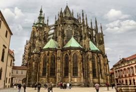 Prague Bus Tour, Castle Tour, Boat Tour and Jewish Quarter Tour
