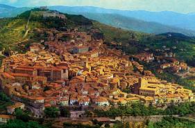 Assisi And Cortona