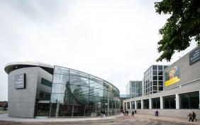Fast Track ticket Van Gogh Museum plus 1 hr Canal Cruise