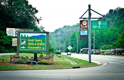 Gatlinburg Arts And Crafts Community Map Great Smoky Arts And Crafts Community, Gatlinburg | Ticket Price | Timings  | Address: Triphobo