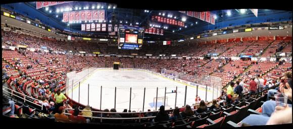 From Auto Show to Hockey: Time-lapse at Joe Louis Arena