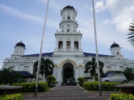 Sultan Abu Bakar State Mosque Johor Bahru Ticket Price Timings Address Triphobo