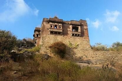 Achalgarh Fort| 4 Popular Hill Station in Rajasthan - Bluberryholidays.com