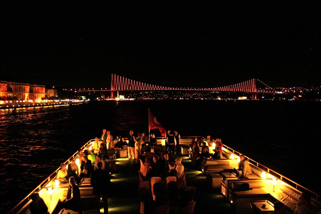 By Night Dinner Cruise On The Bosphorus - Istanbul