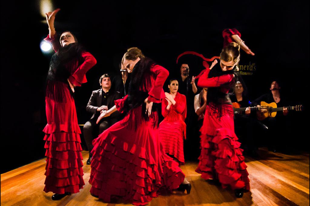 Madrid On Foot And Flamenco Show With Tapas Dinner Triphobo