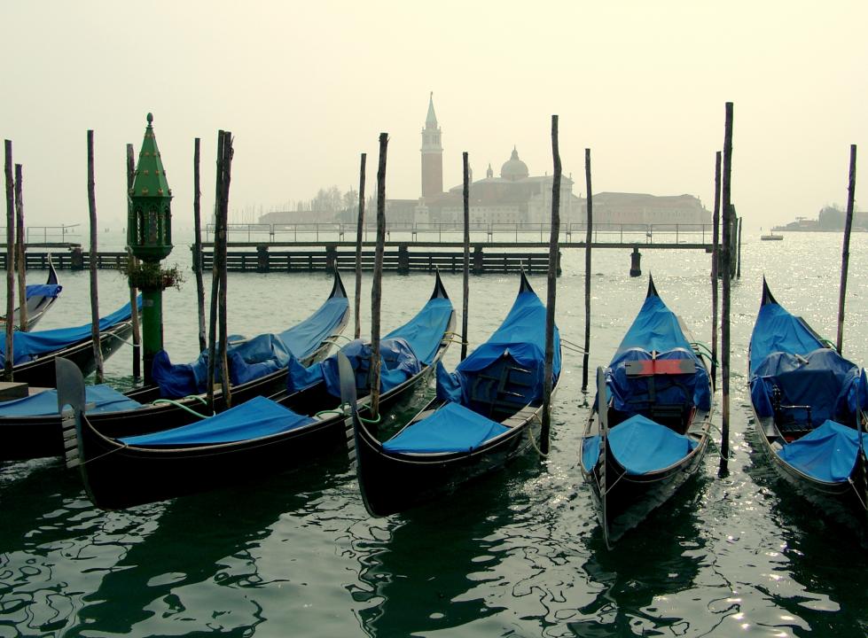 Walking Tour And Gondola Ride - Venice