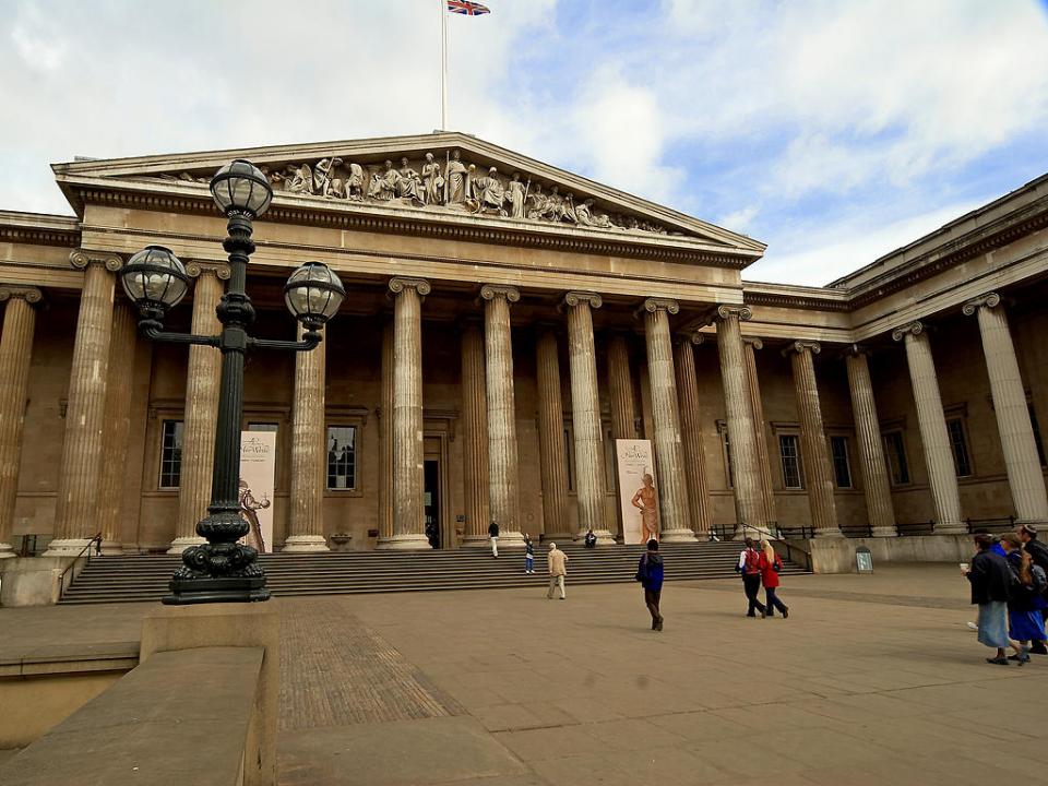 british museum tour time