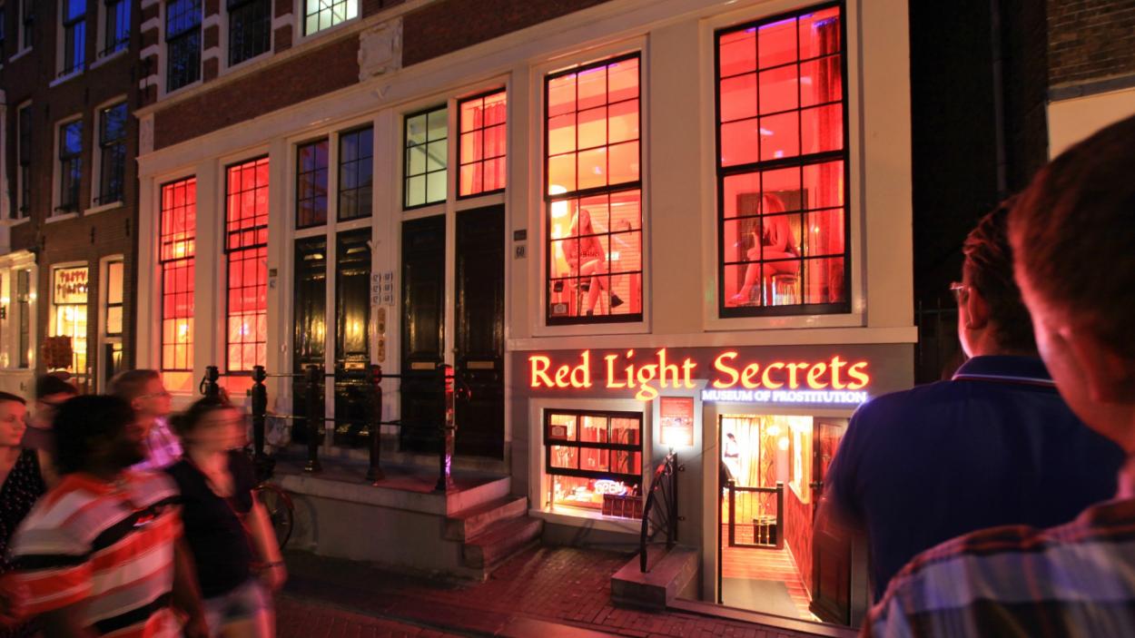 red light district walking tour