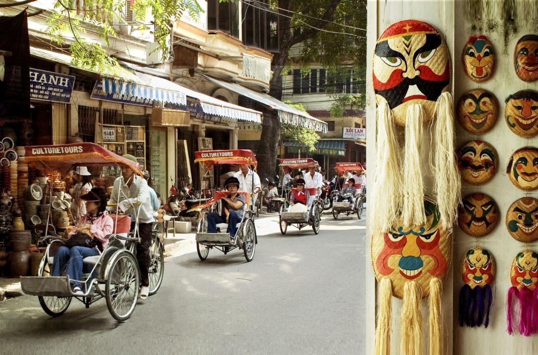 Hanoi Evening Tour With Cyclo And Water Puppet Show