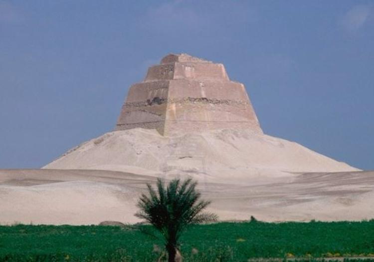 Day Trip to Fayoum Pyramids from Cairo