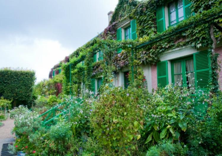 GIVERNY AND VERSAILLES PRIVATE TOUR FROM PARIS