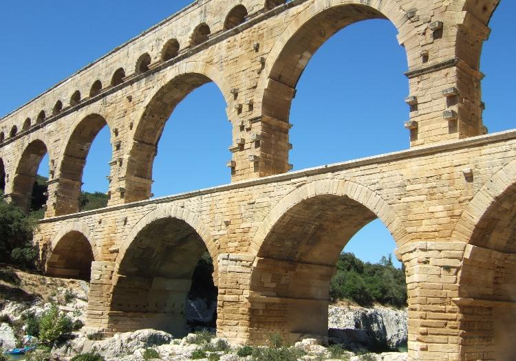 Baux De Provence, Arles, Pont Du Gard Roman Bridgeand Avignon Small-froup Tour From Aix En Provence - Aix-en-provence