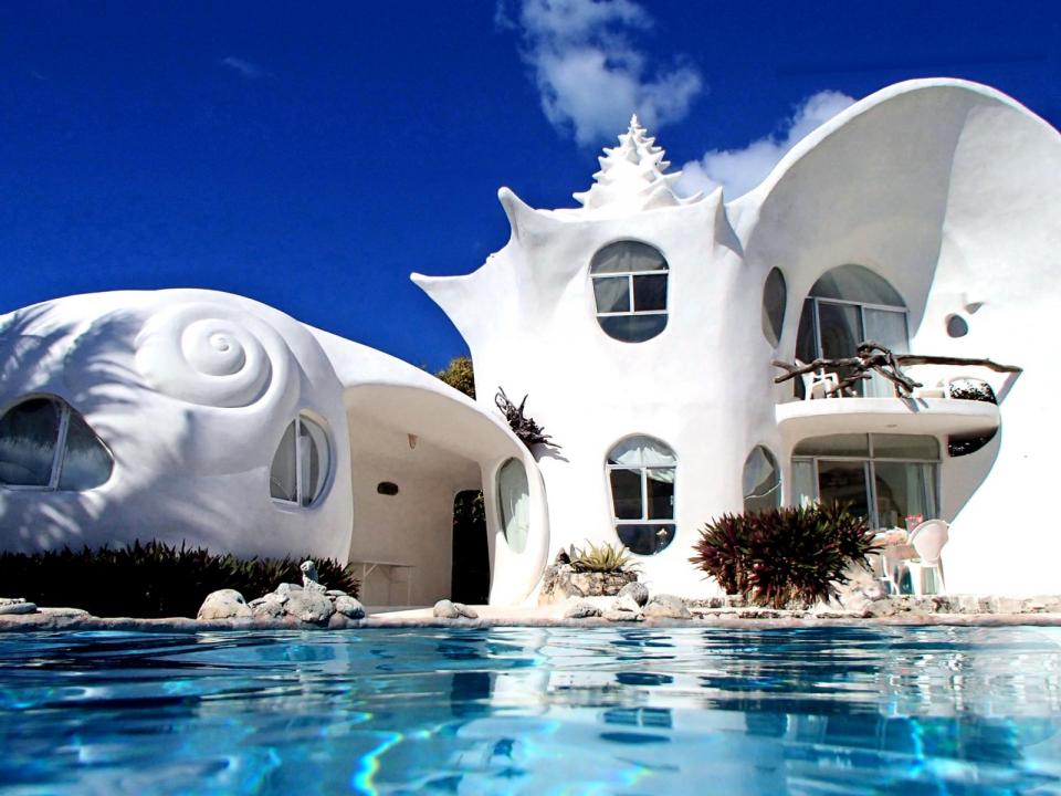 11 Most Strange Buildings Across The World TripHobo   Media Gallery 2015 07 15 12 Conch Shell House  Isla Mujeres  Mexico  E3ebd60571f209c15ff91cdba58d1ced 