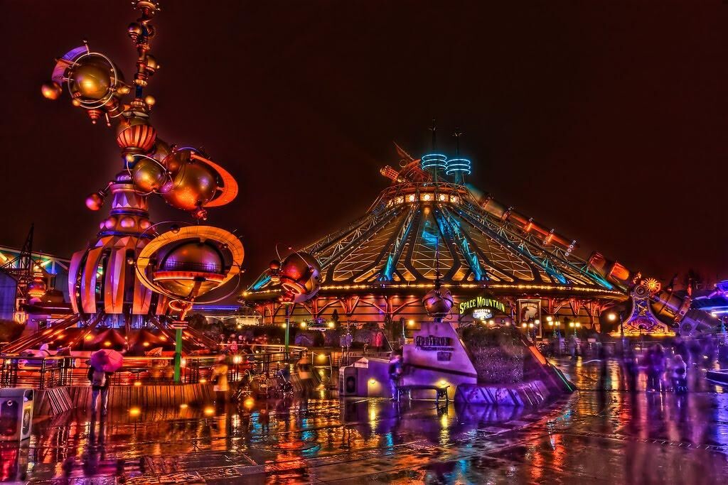 Christmas at Disneyland - Christmas Holiday Destinations