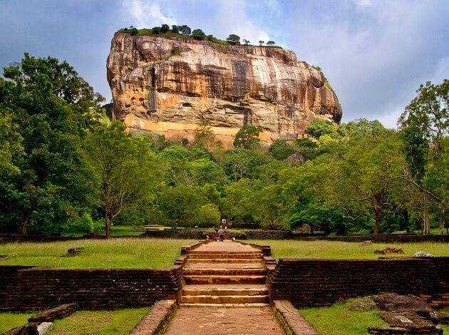 historical sites in sri lanka essay