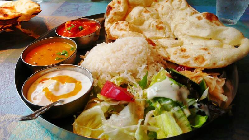 places to visit in agra for food