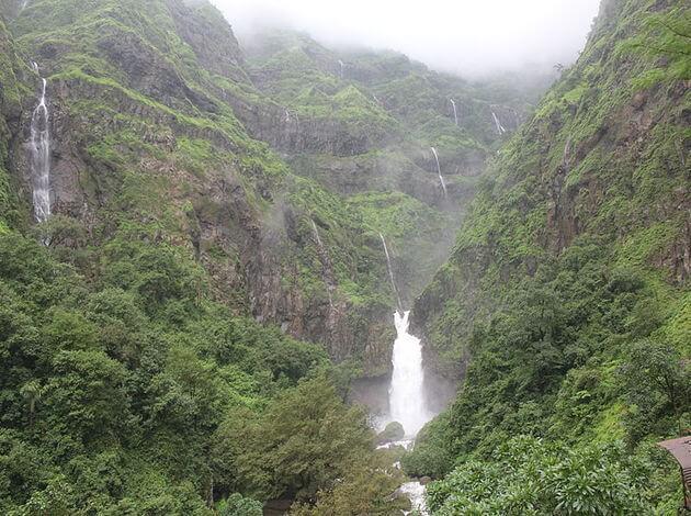 tourist places near me in rainy season