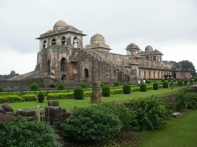 tourist places near me in rainy season