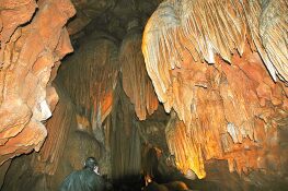 Historic Diamond Caverns