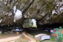 Phung Chang Cave
