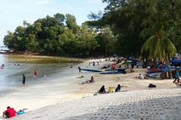 Blue Lagoon Beach (pantai Tanjung Biru)