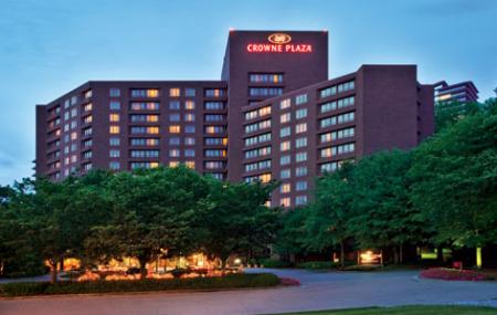 Crowne Plaza Ravinia Image
