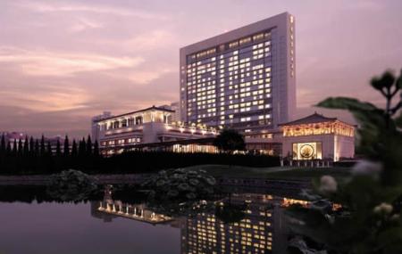 Shangri La Hotel Image