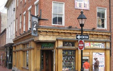 Maxs On Broadway Image