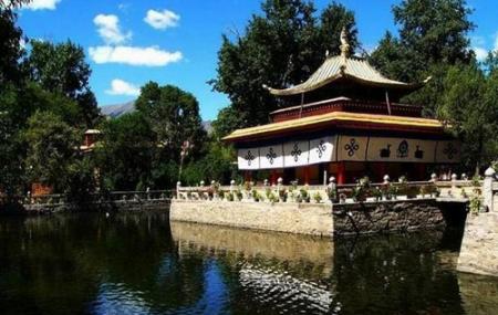 Norbulingka Summer Palace Image