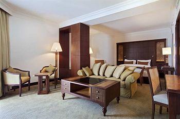 Hilton Luxor Resort And Spa Image