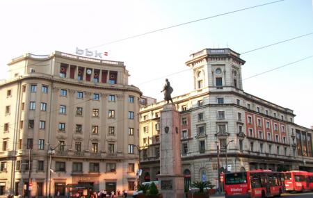 Plaza Cicular Image