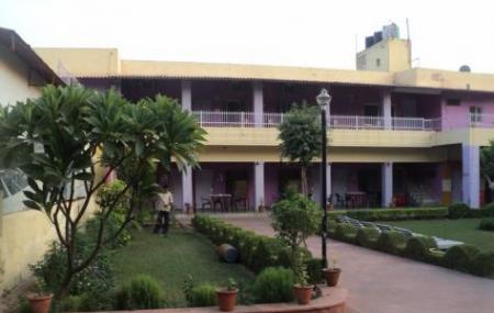 Hotel Goverdhan Image