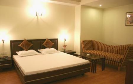 Hotel Sita Continental Image