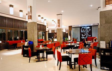 Sierra Cafe And Lounge Image