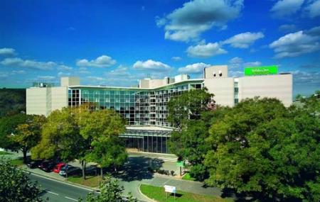 Holiday Inn Image