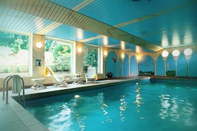 Hotel Azenburg Image