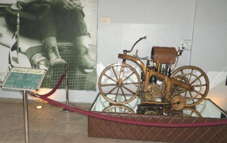 Royal Automobile Museum Image