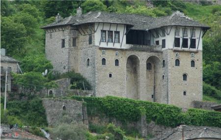 Zekate House Image