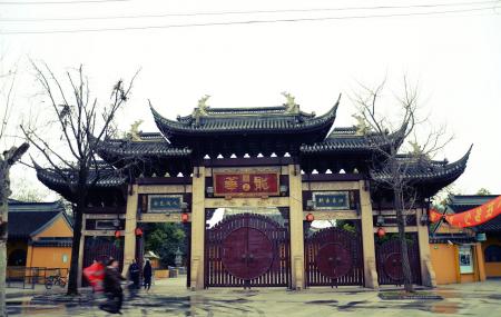 Longhua Temple Image
