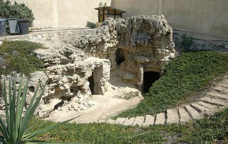 Anfushi Tombs Image